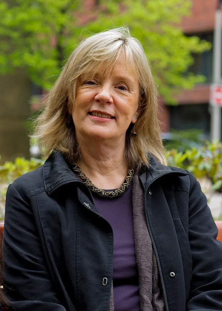 n low-income, minority communities, tight-knit social connections can lead people to eat right and be physically active, but can sometimes be an obstacle to a healthy lifestyle, according to new research. Raises the issue that constraints on a healthy lifestyle are social ones. Glorian Sorensen and Sara Tamers are leading the research.